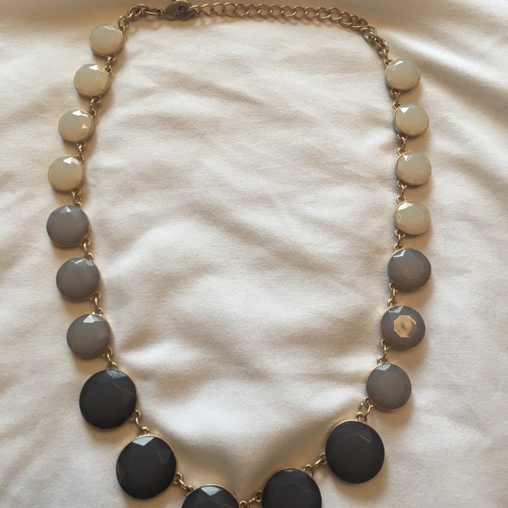 Women’s Ombré Grey statement necklace - Picture 2 of 3